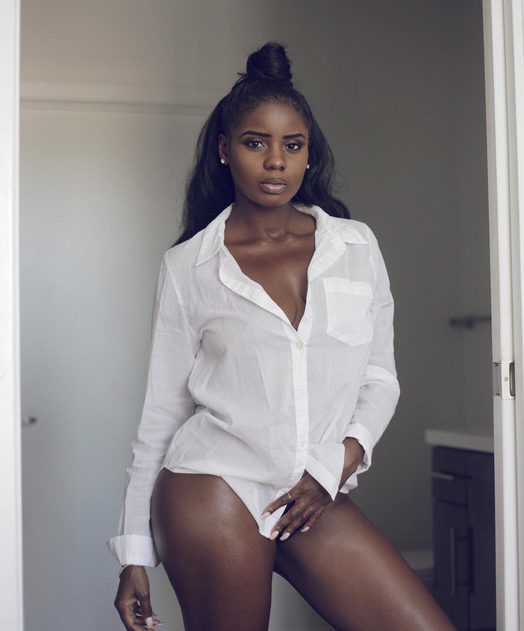 plan cul dans le 13 femme black sexy